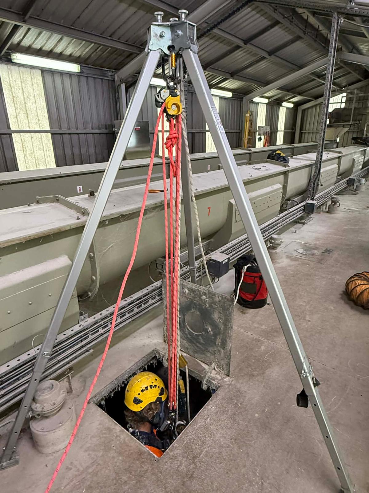 Confined space rope access with tripod rescue system